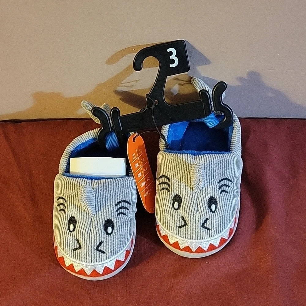 Wonder Nation Boys Shark Slippers, Size 3 NEW